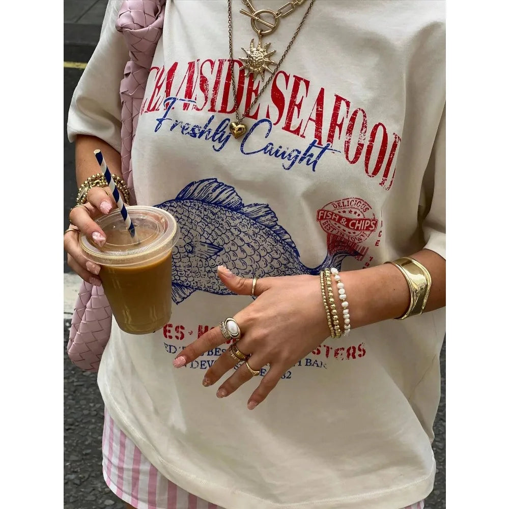 Alessandra T-Shirt | Oversized Graphic Tee met Artistieke Vissenprint voor Dames