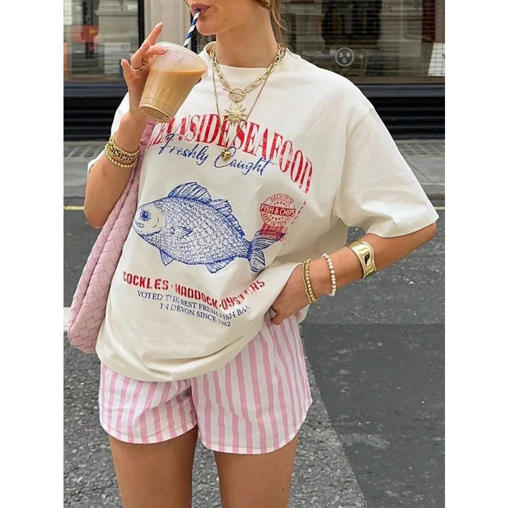 Alessandra T-Shirt | Oversized Graphic Tee met Artistieke Vissenprint voor Dames