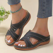 Dames Orthopedische Sandalen met Perforatie, Kruisende Bandjes en Ondersteunende Zool - Beige/Bruin/Blauw