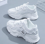 Christien | Comfortabele Chunky Sneakers Dames met Suède Look - Retro, Lichtgewicht en Stijlvol - Beige / Zwart / Wit