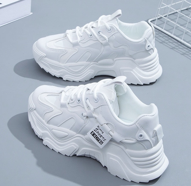 Christien | Comfortabele Chunky Sneakers Dames met Suède Look - Retro, Lichtgewicht en Stijlvol - Beige / Zwart / Wit
