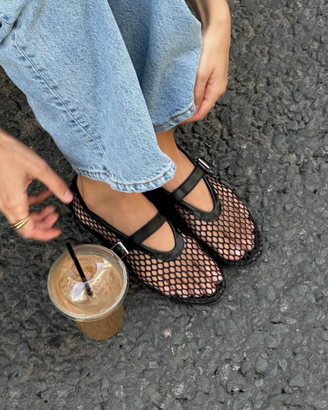 Juliette Mesh Ballerina's Dames met Ademend Mesh, Leren Details en Gesp - Wit/Zilver/Zwart