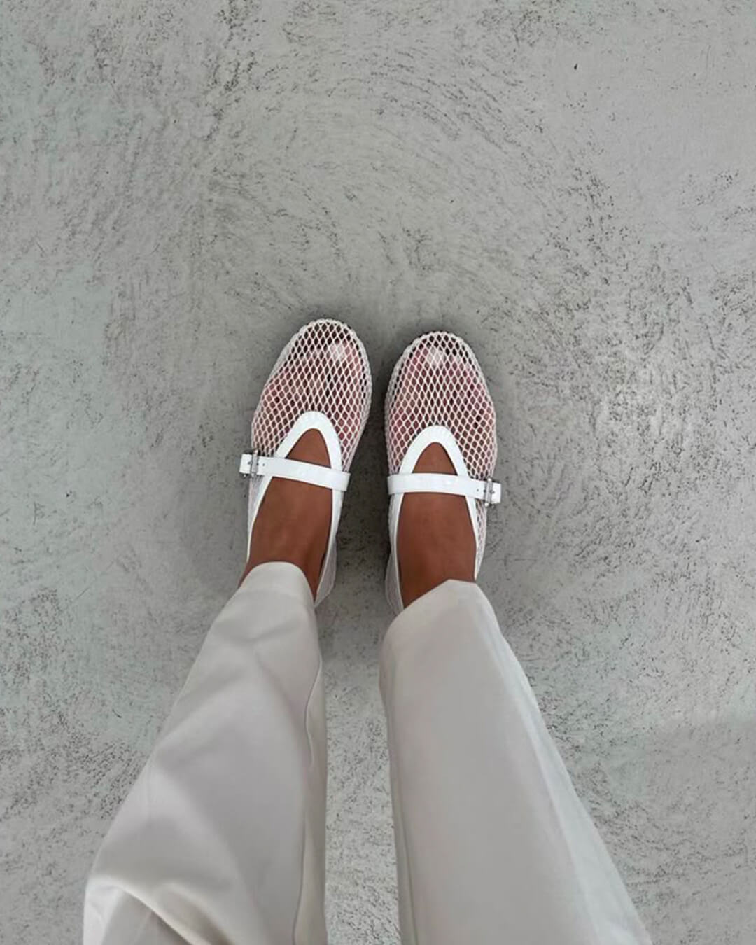 Juliette Mesh Ballerina's Dames met Ademend Mesh, Leren Details en Gesp - Wit/Zilver/Zwart