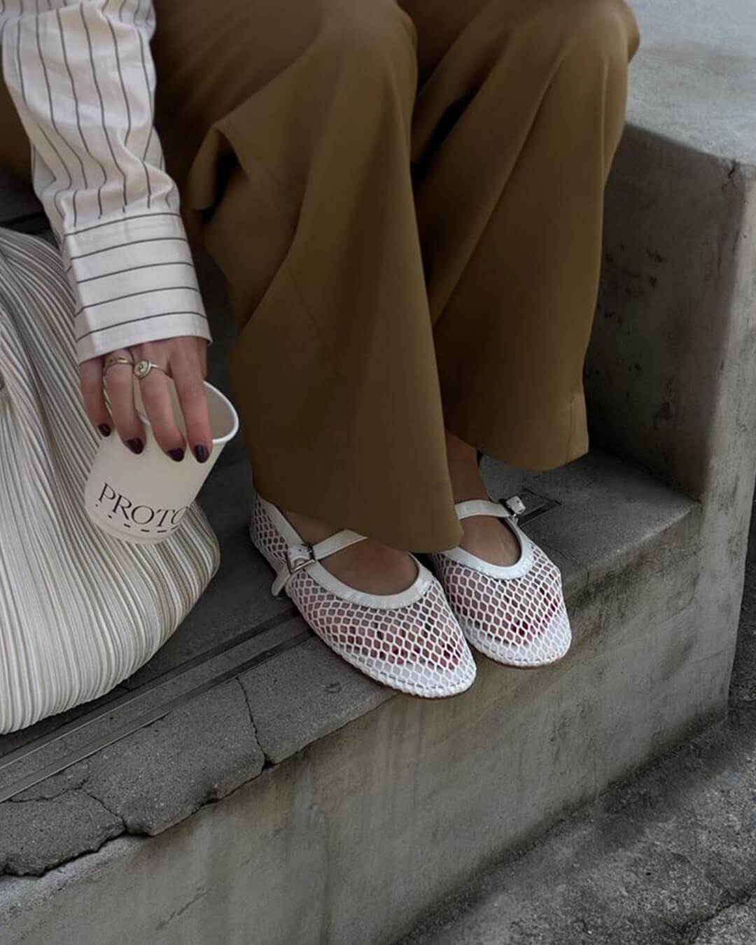 Juliette Mesh Ballerina's Dames met Ademend Mesh, Leren Details en Gesp - Wit/Zilver/Zwart