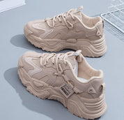 Christien | Comfortabele Chunky Sneakers Dames met Suède Look - Retro, Lichtgewicht en Stijlvol - Beige / Zwart / Wit