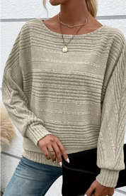 Abena Trui | Gestreepte Damestrui met Relaxte Pasvorm in Khaki of Beige