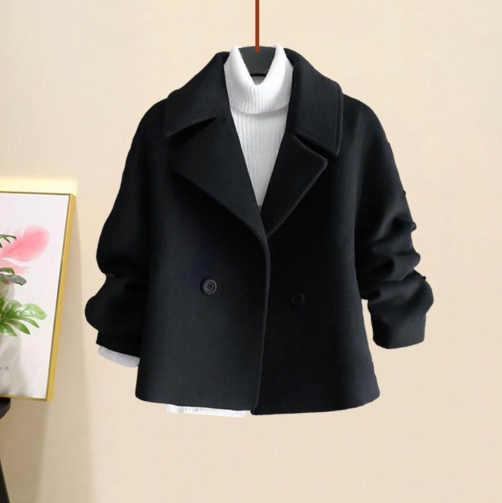 Aranka Jacket | Kort Damesjasje met Brede Revers en Dubbele Knoopsluiting