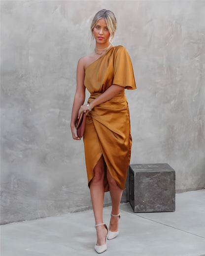 Allegra Feestjurk | One-Shoulder Zijde Jurk met Irreguliere Zoom en Bodycon Fit