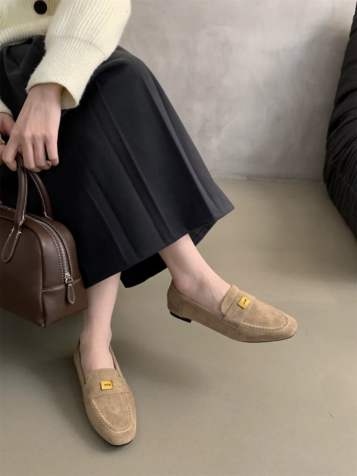 Suède Loafers Dames. Lichtgewicht, Tijdloos Comfortabel – Maison Elara