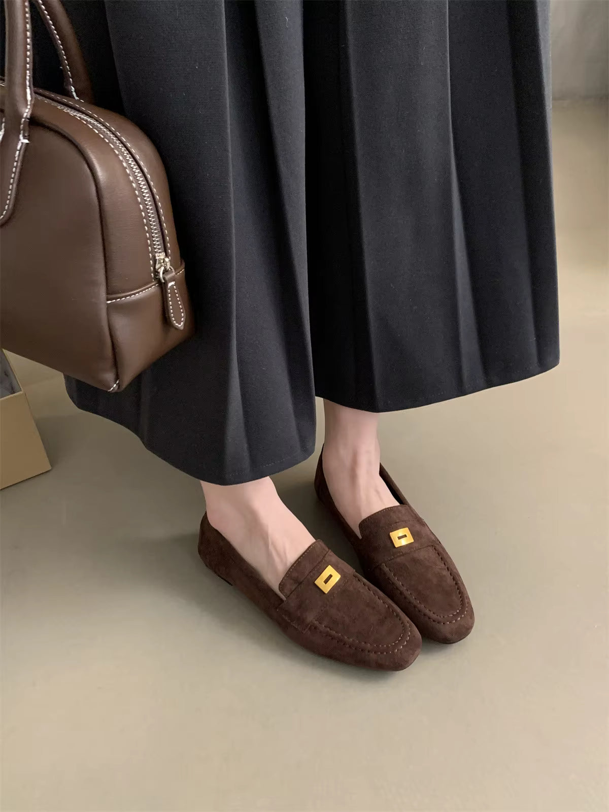 Suède Loafers Dames. Lichtgewicht, Tijdloos Comfortabel – Maison Elara