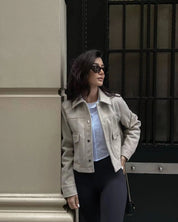 Isla Zomerjack | Lichtgewicht Damesjack met Omgeslagen Kraag en Steekzakken