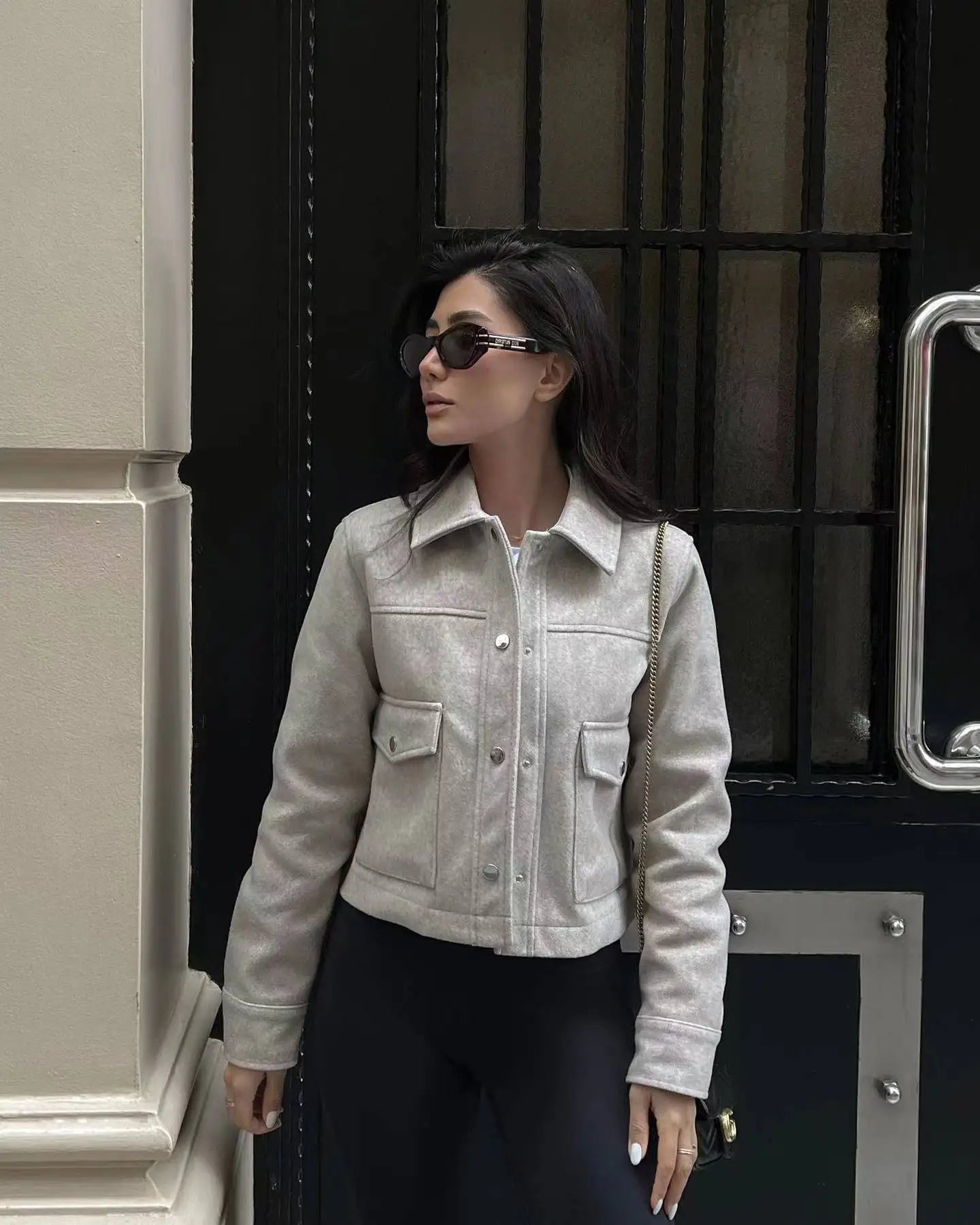 Isla Zomerjack | Lichtgewicht Damesjack met Omgeslagen Kraag en Steekzakken