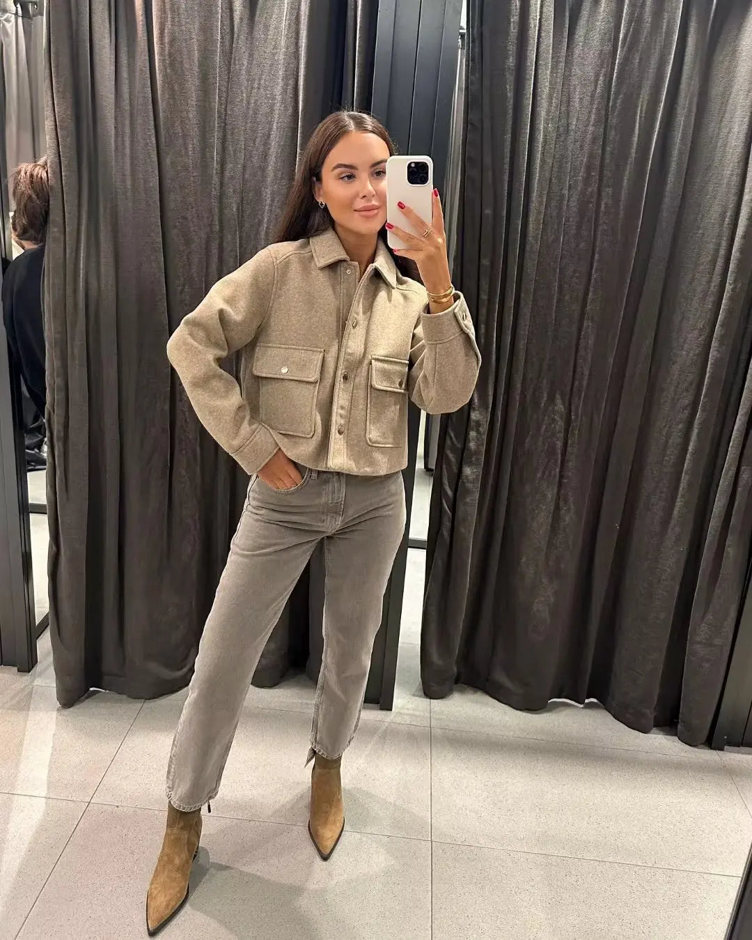 Isla Zomerjack | Lichtgewicht Damesjack met Omgeslagen Kraag en Steekzakken