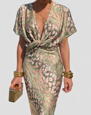 Verleidelijke Luchtige Maxi Jurk Dames met Overslaghalslijn, Diepe V-hals en Dierenprint - Groen/Roze/Beige