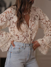 Nova | Stijlvolle Kanten Blouse Dames met Ruches en Lange Mouwen - Romantisch, Luchtig en Vrouwelijk - Beige