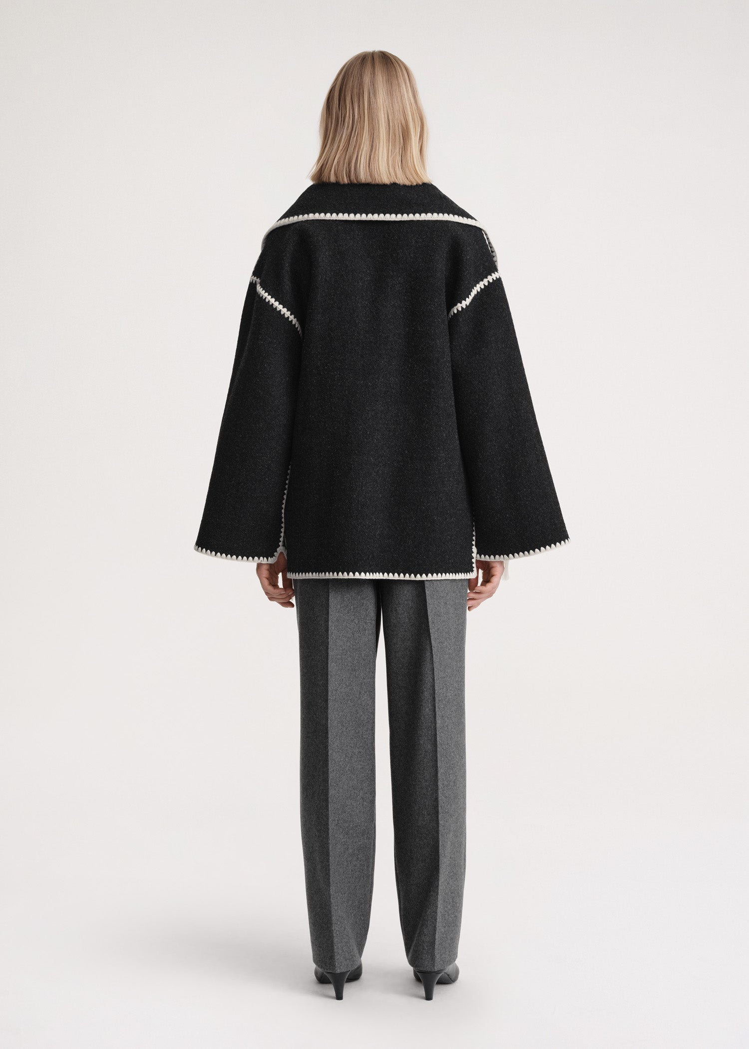 Antonia Jacket | Elegant Scarf-Jack met Praktische Zakken en Tijdloos Ontwerp