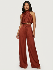 Tweedelige Satijnen Co-ord Set Seraphine met Haltertop en Wijde Broek - Zwart/Champagne/Rood