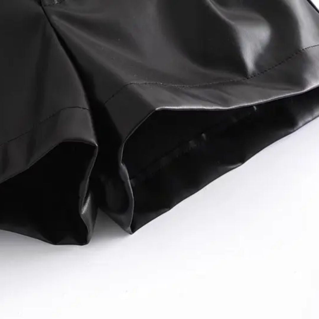 Angel Short | Hoog Getailleerde PU-Leren Dames Short met Retro Vibes