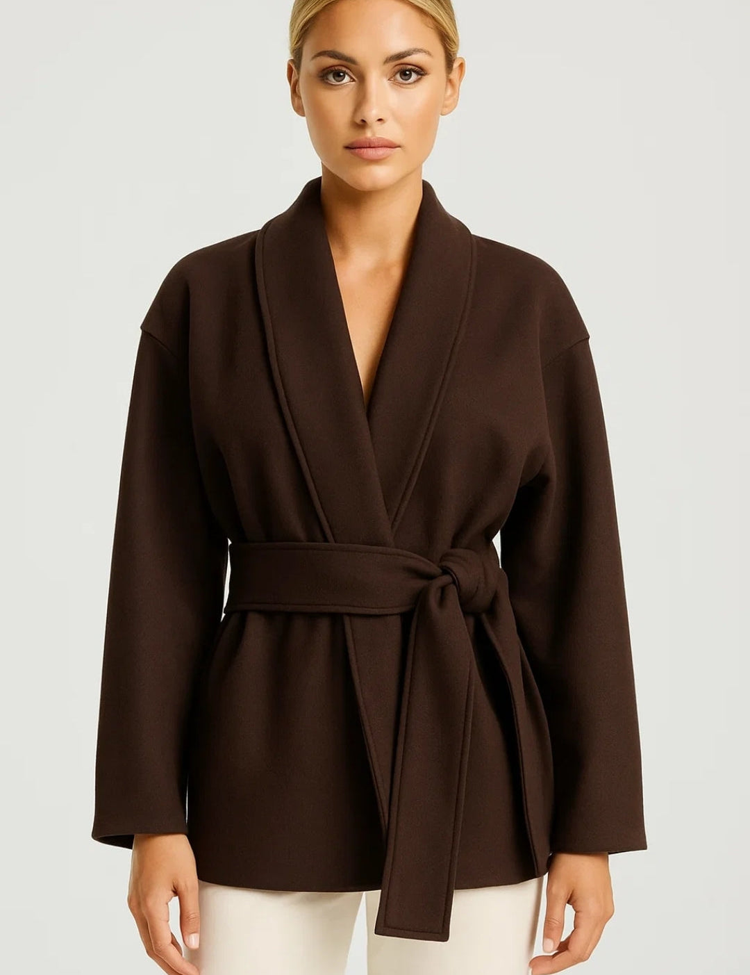 Wikkeljas_Dames_Korte_Kimono-Stijl_Minimalistisch_en_Elegant2_0cefc7ec-fb7b-41f0-96b7-0151d3356f50.jpg