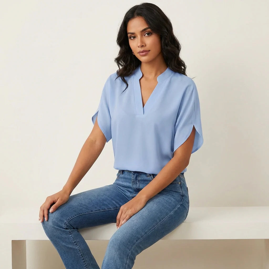 Zomerblouse Aurélie met V-hals, Luchtige Pasvorm en Tijdloos Ontwerp - Zwart/Wit/Blauw