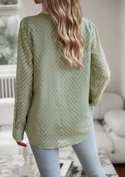 Aaltsje Blouse | Klassieke Damesblouse met Kraag, Borstzak en Knoopsluiting in Groen