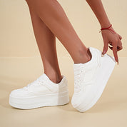 Ailani Sneakers | Witte Plateau Sneakers met Vetersluiting en Comfortabel Bovenwerk