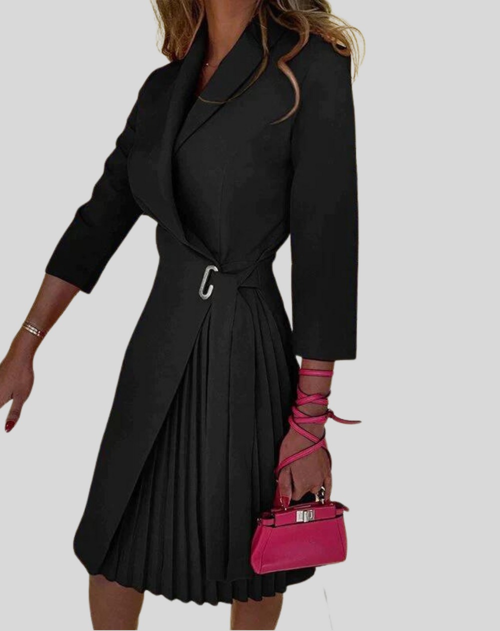 Akini Jurk | Elegante Blazerjurk met Plissé Rok en Knoopsluiting