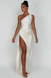 Valentina Splitjurk | Satijnen One-Shoulder Avondjurk met Elegante Hoge Split