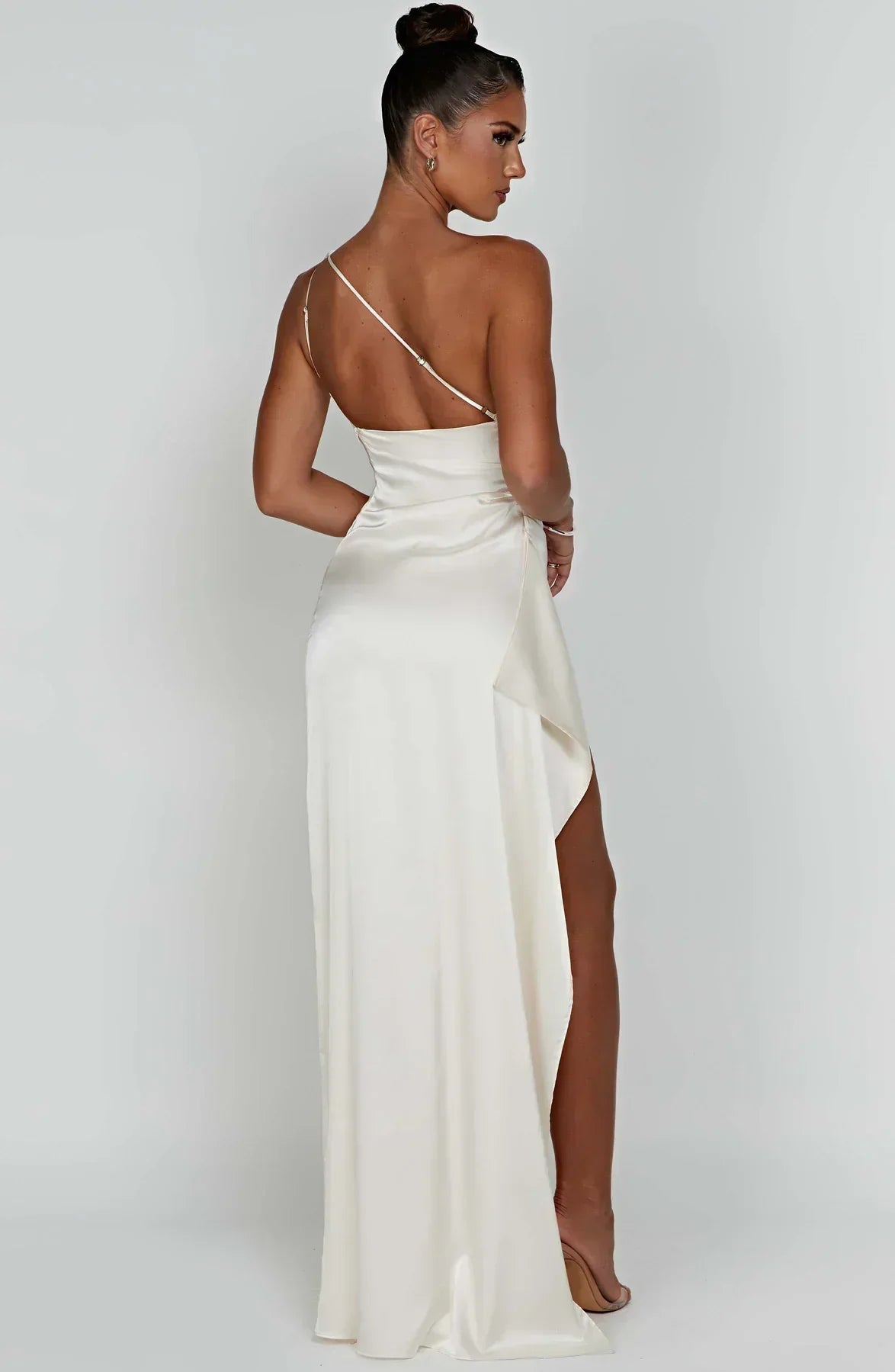 Valentina Splitjurk | Satijnen One-Shoulder Avondjurk met Elegante Hoge Split