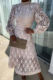 Elisa Jurk | Kanten Cocktailjurk met Elegante Pasvorm en Luxe Stof