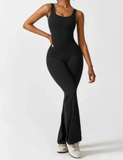 Elena Jumpsuit | Flared Dames Jumpsuit met V-Rug en Shaping Effect