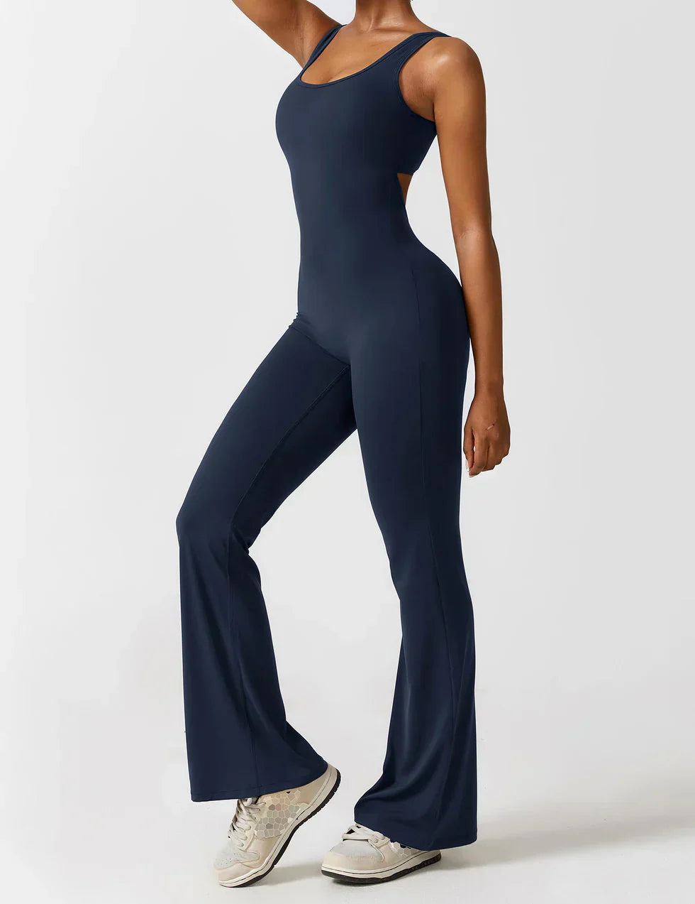 Elena Jumpsuit | Trendy Jumpsuit met Flared Broek, Scrunch-Detail en Diepe V-Rug