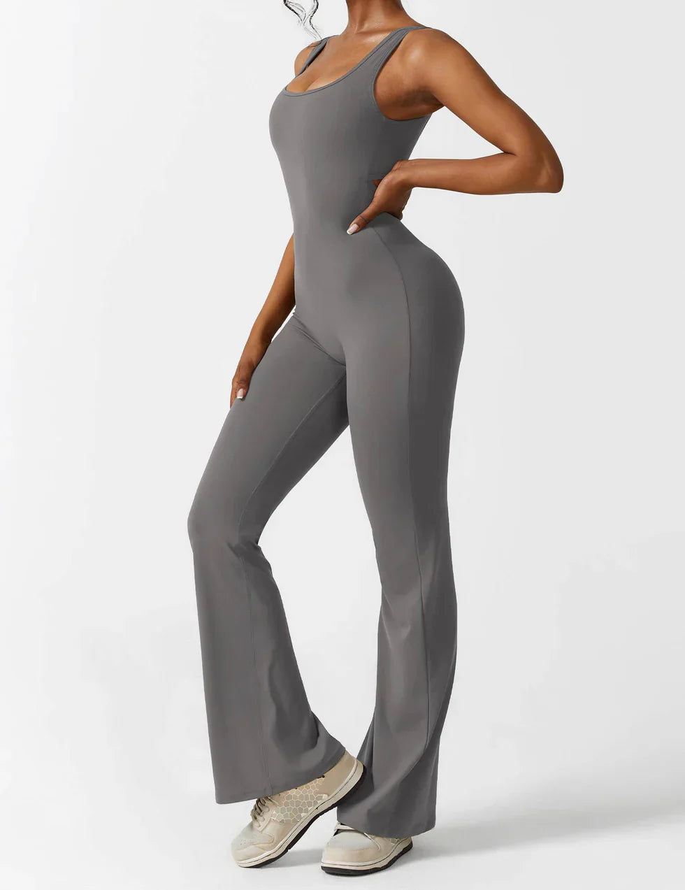 Elena Jumpsuit | Flared Dames Jumpsuit met V-Rug en Shaping Effect