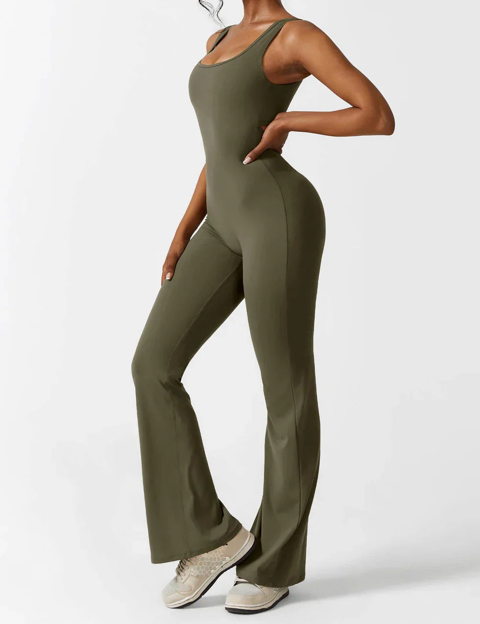 Elena Jumpsuit | Trendy Jumpsuit met Flared Broek, Scrunch-Detail en Diepe V-Rug