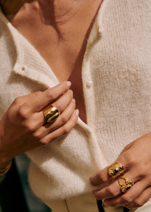 Sofia Vest | Zacht Vest met Knoopsluiting in Tijdloze Stijl