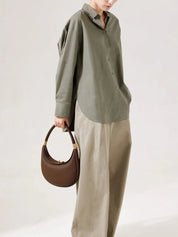 Sophie Schoudertas | Elegante Halvemaanvormige Leren Tas met Gouden Details