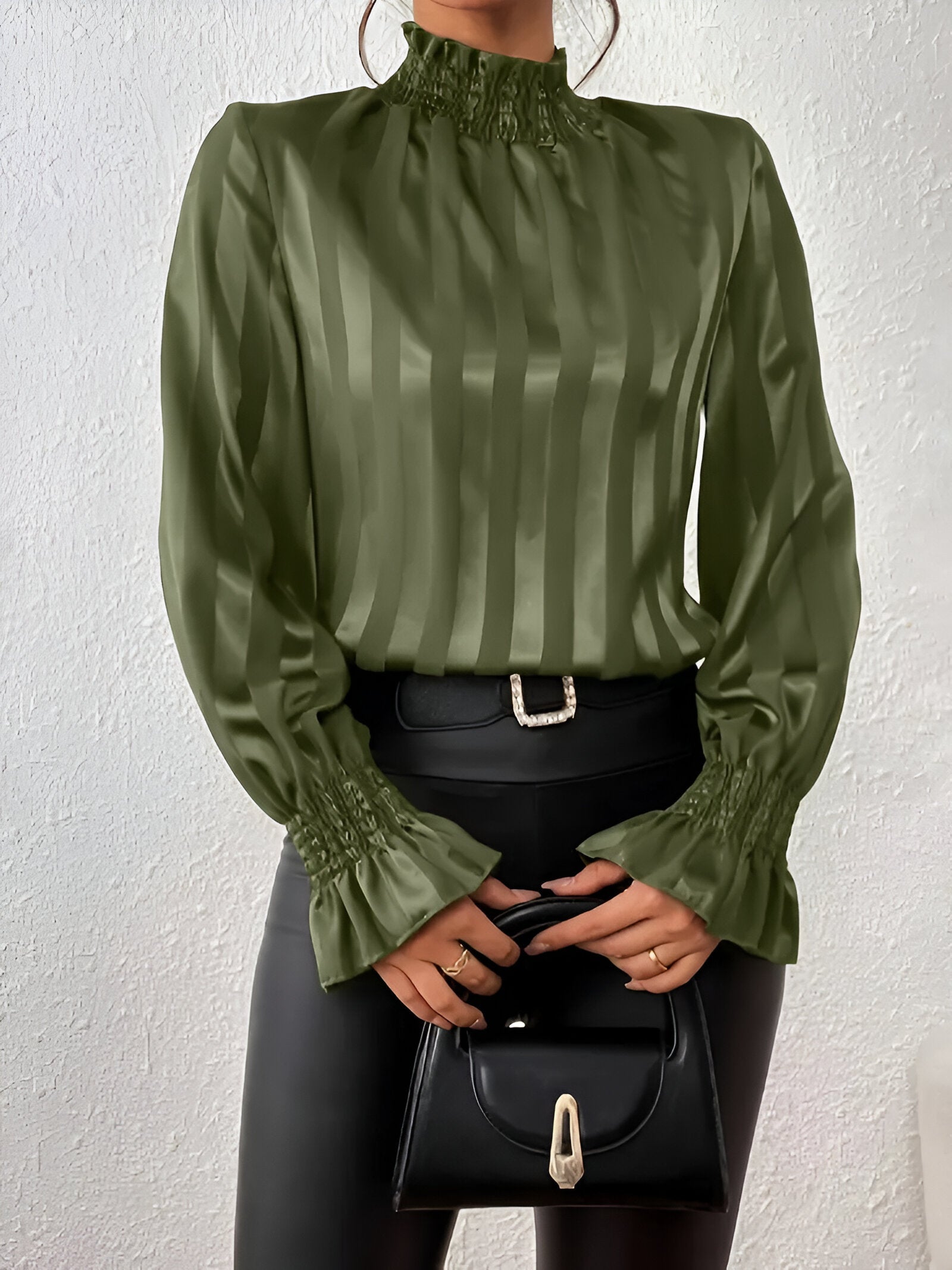 Bayla Blouse | Dames blouse met plooien, satijnen glans en subtiele strepen