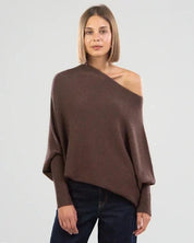 Aurora Asymmetric Sweater | Damestrui met Uniek Asymmetrisch Design en Veelzijdige Swing Kraag