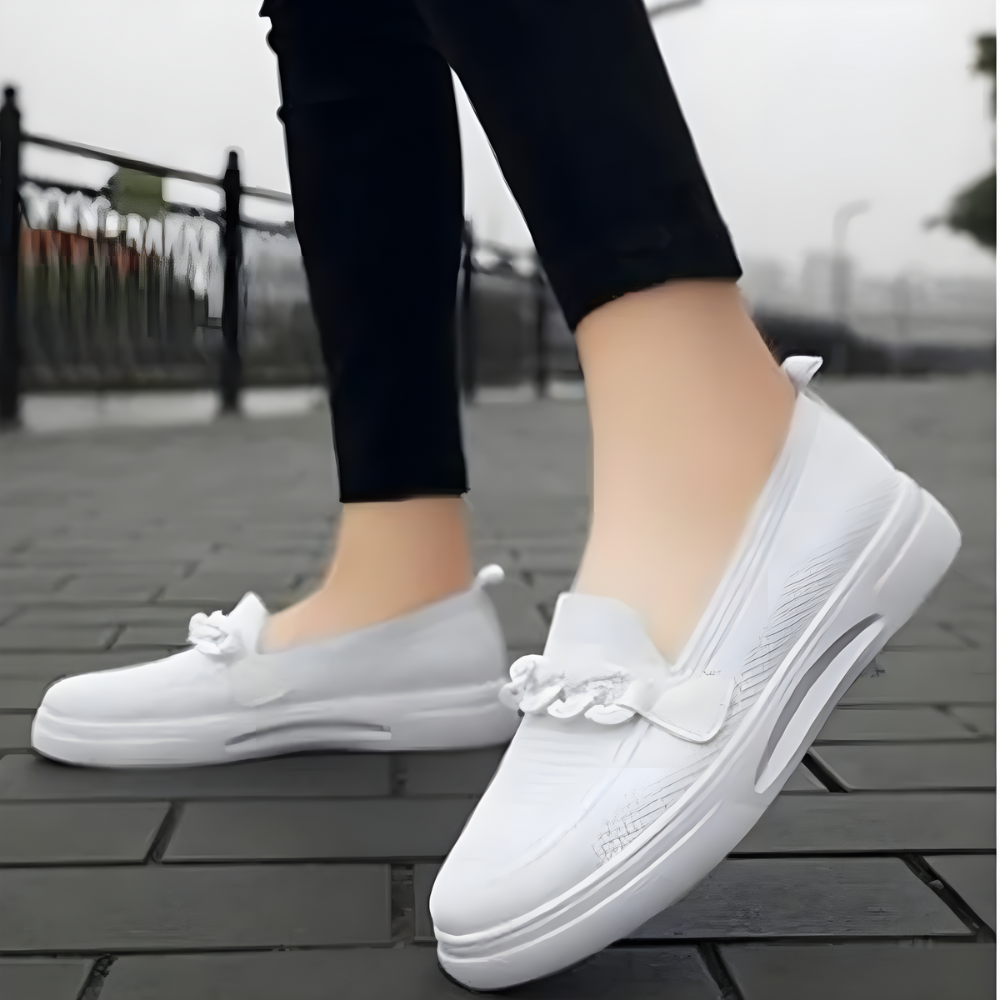 casual_slip_on_shoes_white_img1.png