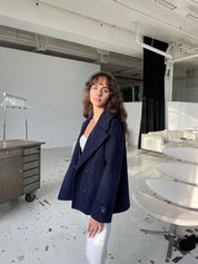 Aranka Jacket | Kort Damesjasje met Brede Revers en Dubbele Knoopsluiting