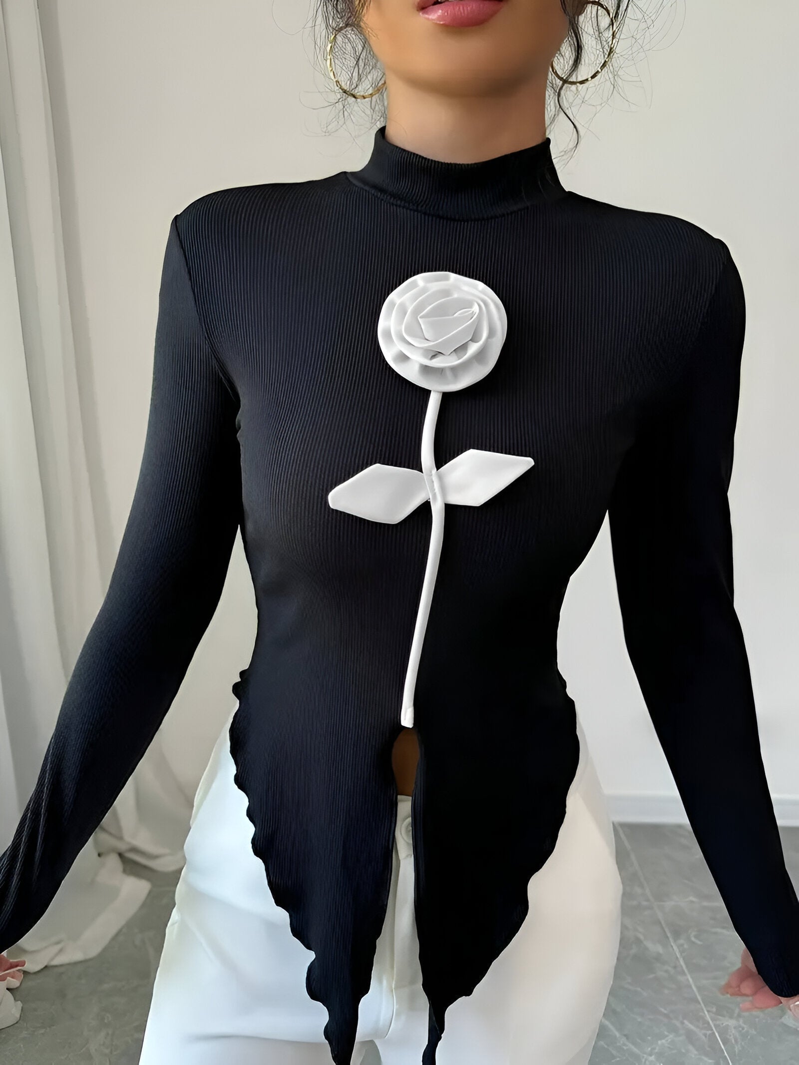 Giulia Trui | Hoge Kraag, Asymmetrische Zoom en Rozenpatroon