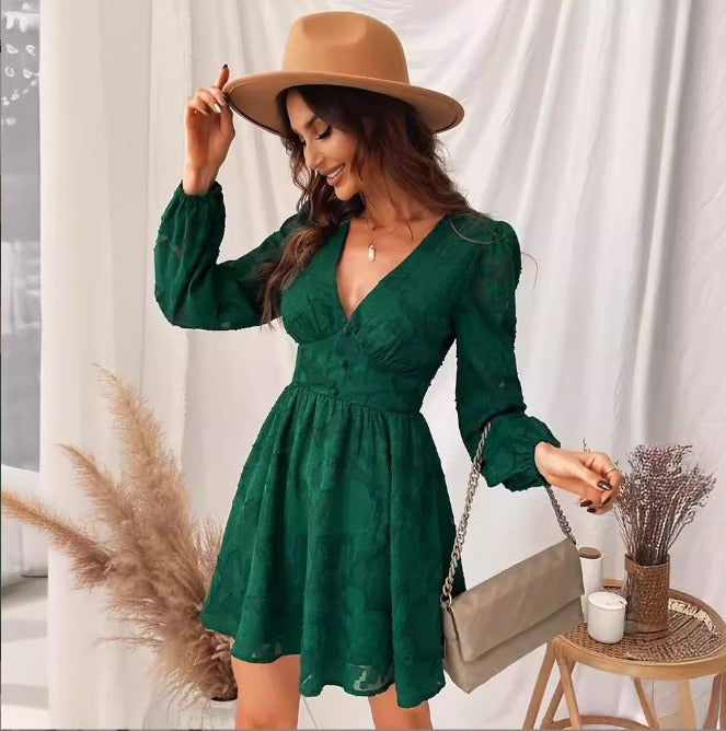 Anna Jurk | Satijnen Jurk met Pofmouwen, Diepe V-Hals en Flatterende Pasvorm