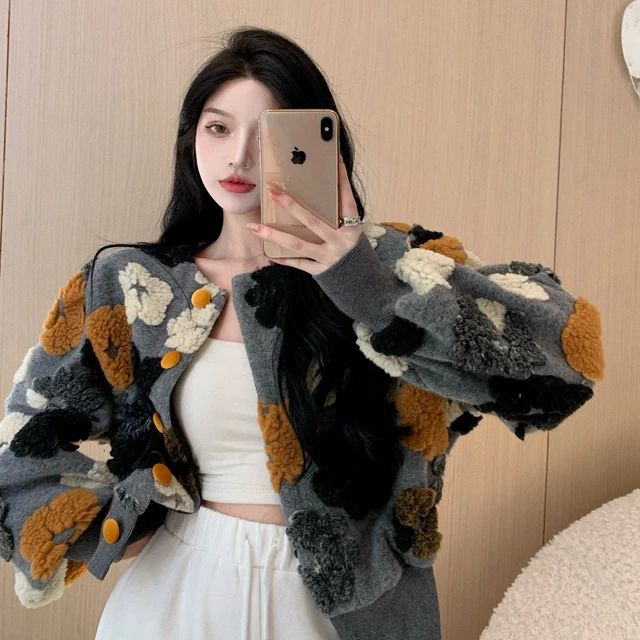 Barle | Elegante Gebreide Cardigan met Bloemenborduurwerk en Zachte Wolblend