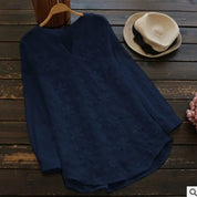 Serena Blouse | Dames Blouse met Bloemenborduursel en Semi-V Hals