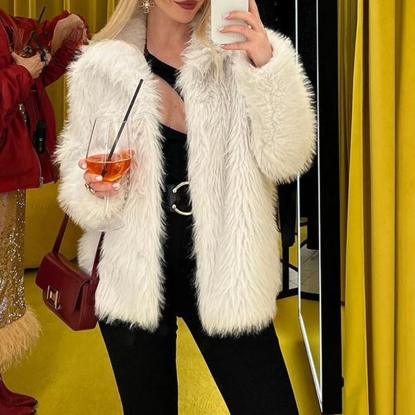 Ainsley Bontjas | Elegante Imitatiebontjas met Oversized Kraag en Vrouwelijke Pasvorm