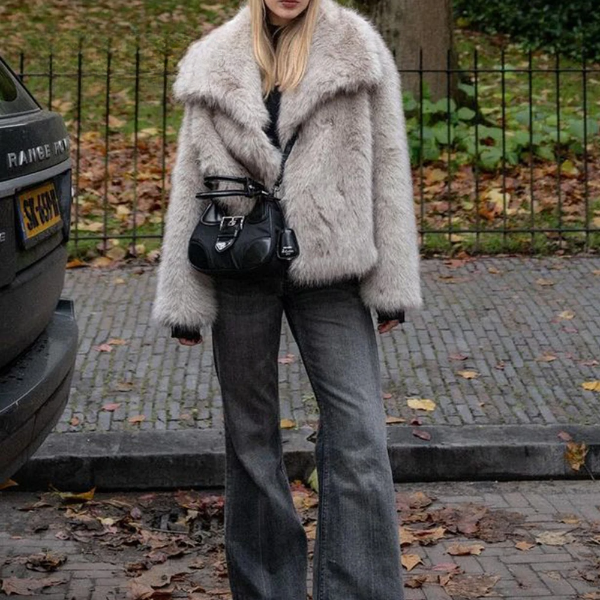 Ainsley Bontjas | Elegante Imitatiebontjas met Oversized Kraag en Vrouwelijke Pasvorm