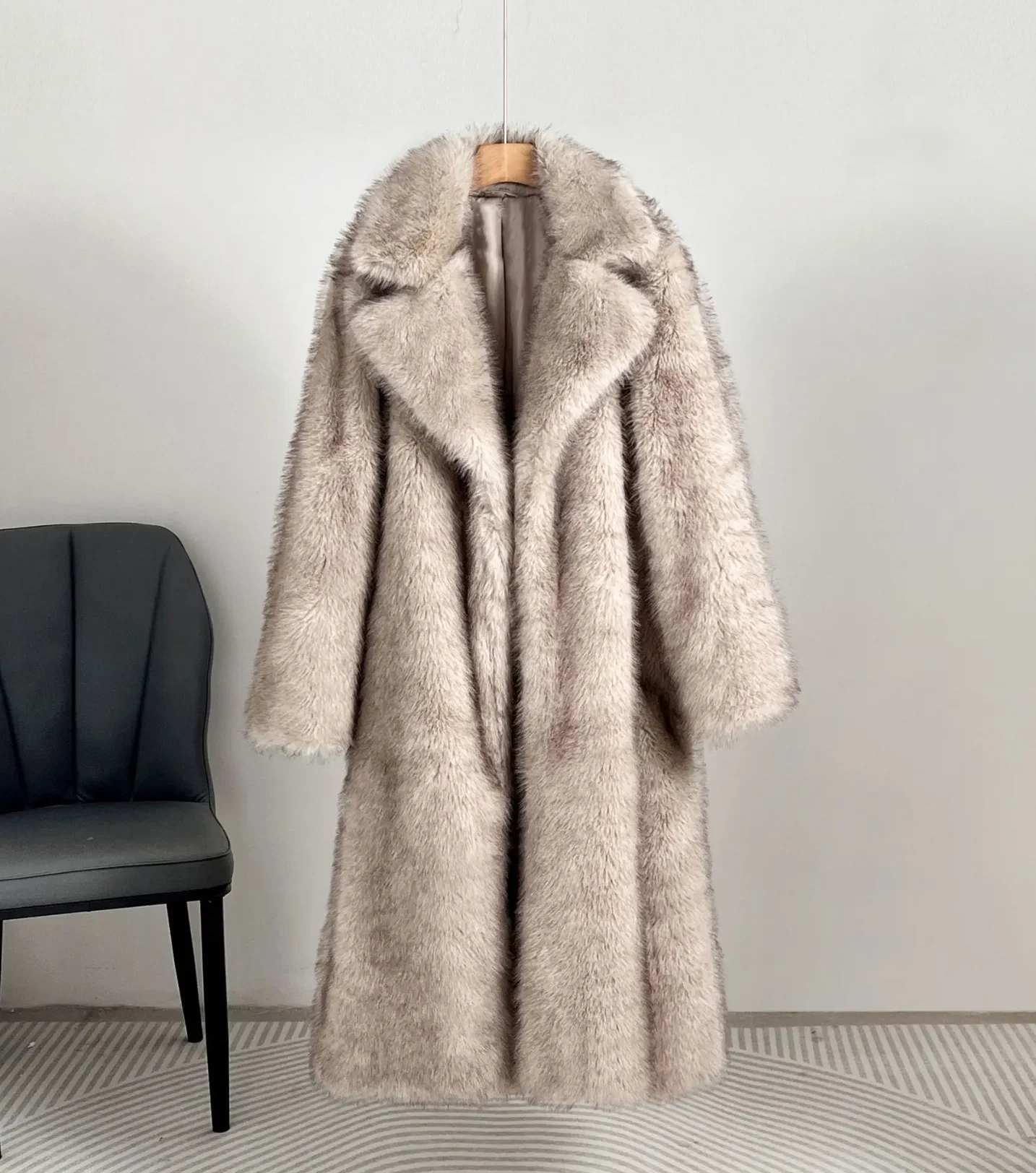 Valentina Faux Fur Coat | Oversized Lange Damesjas met Luxe Pluche Textuur
