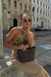 Valeria Top | One-Shoulder Top met Leopardprint en Flatterende Plooien