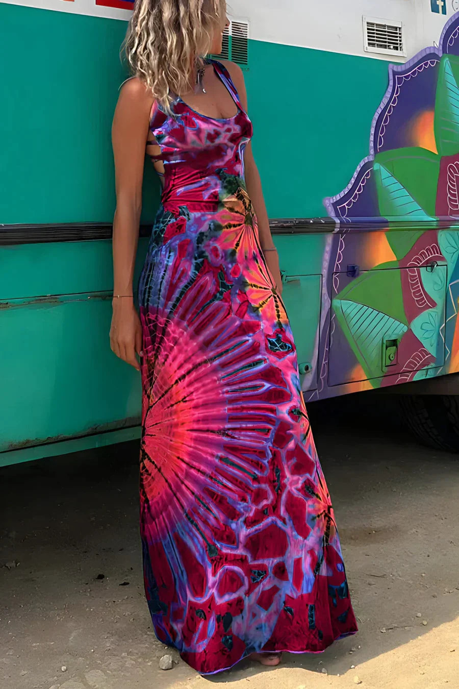 Aisha Jurk | Bohemian Jurk met Open Rug en Slim-Fit Pasvorm