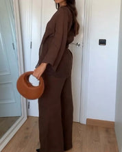 Adriana Set | V-Hals Blouse met Hoge Taille Broek en Lace-Up Detail